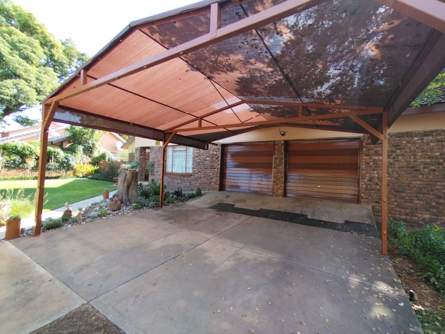 4 Bedroom Property for Sale in Jan Kempdorp Northern Cape